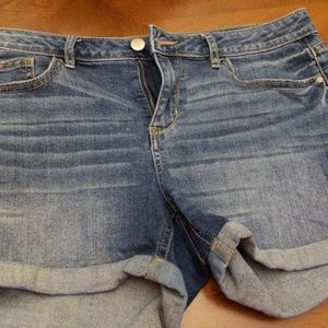 Medium wash jean shorts